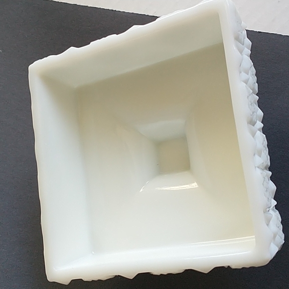 VTG Square Milk Glass Quilt Pattern Footed Trinket Box - Picture 6 of 11